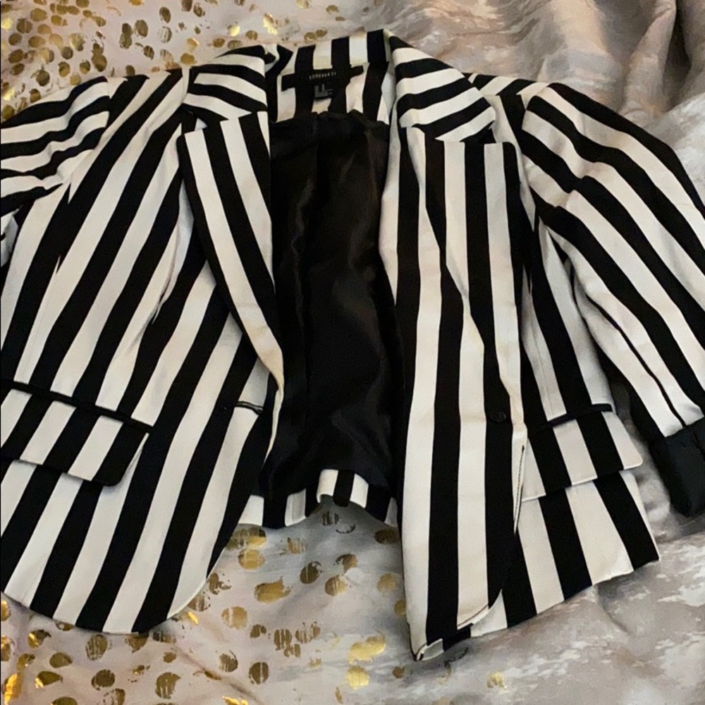 Black and white strip blazer